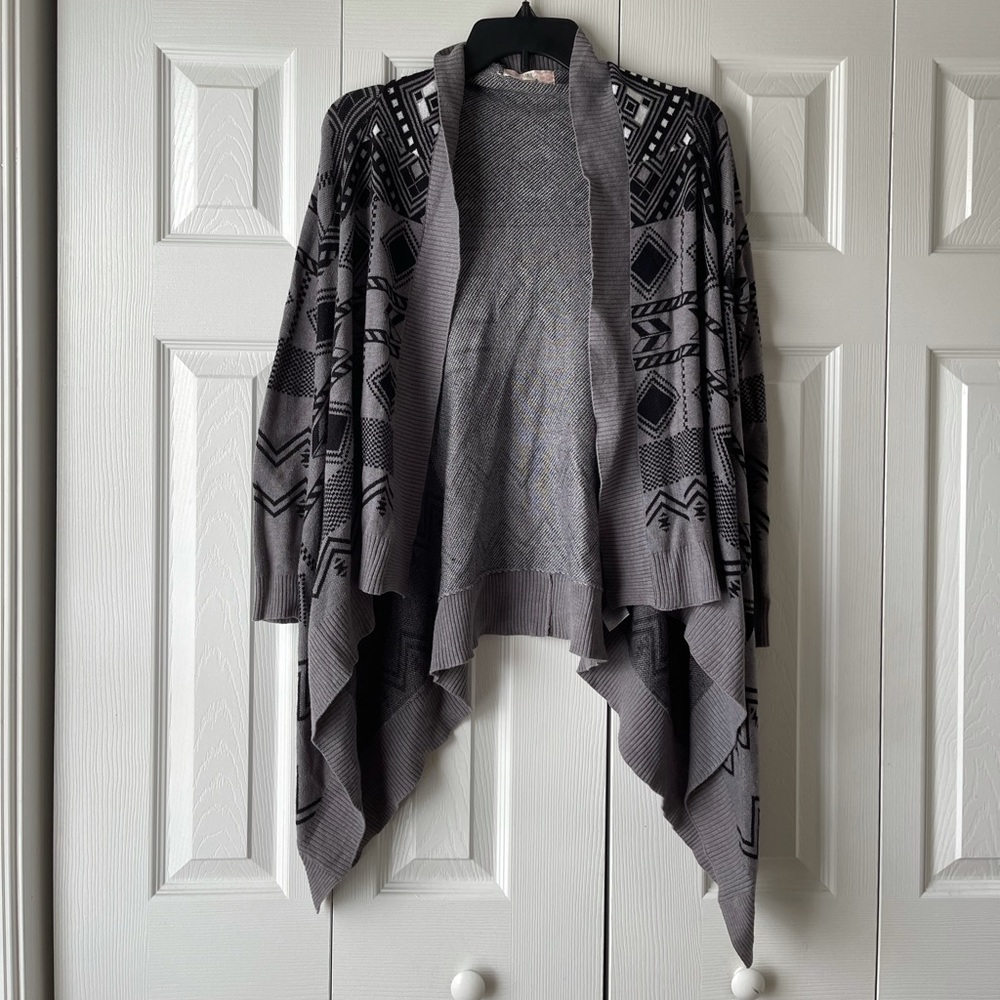 Pink Republic Gray Patterned Open-Front Draped Cardigan
